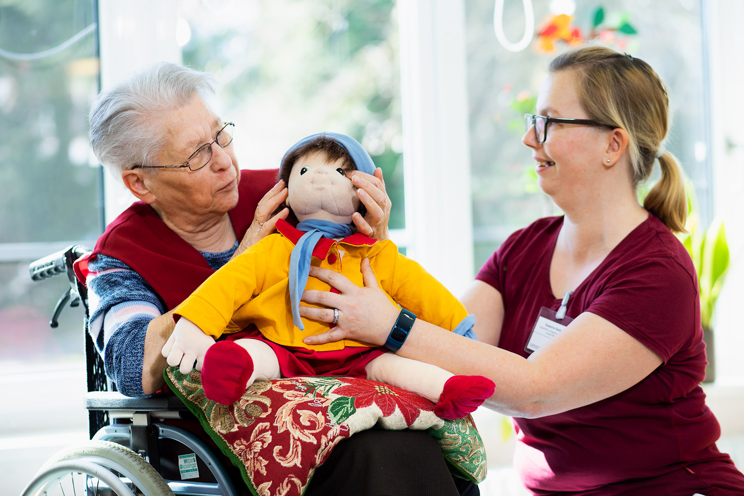 JOYK Puppe mit Therapeut und Patient