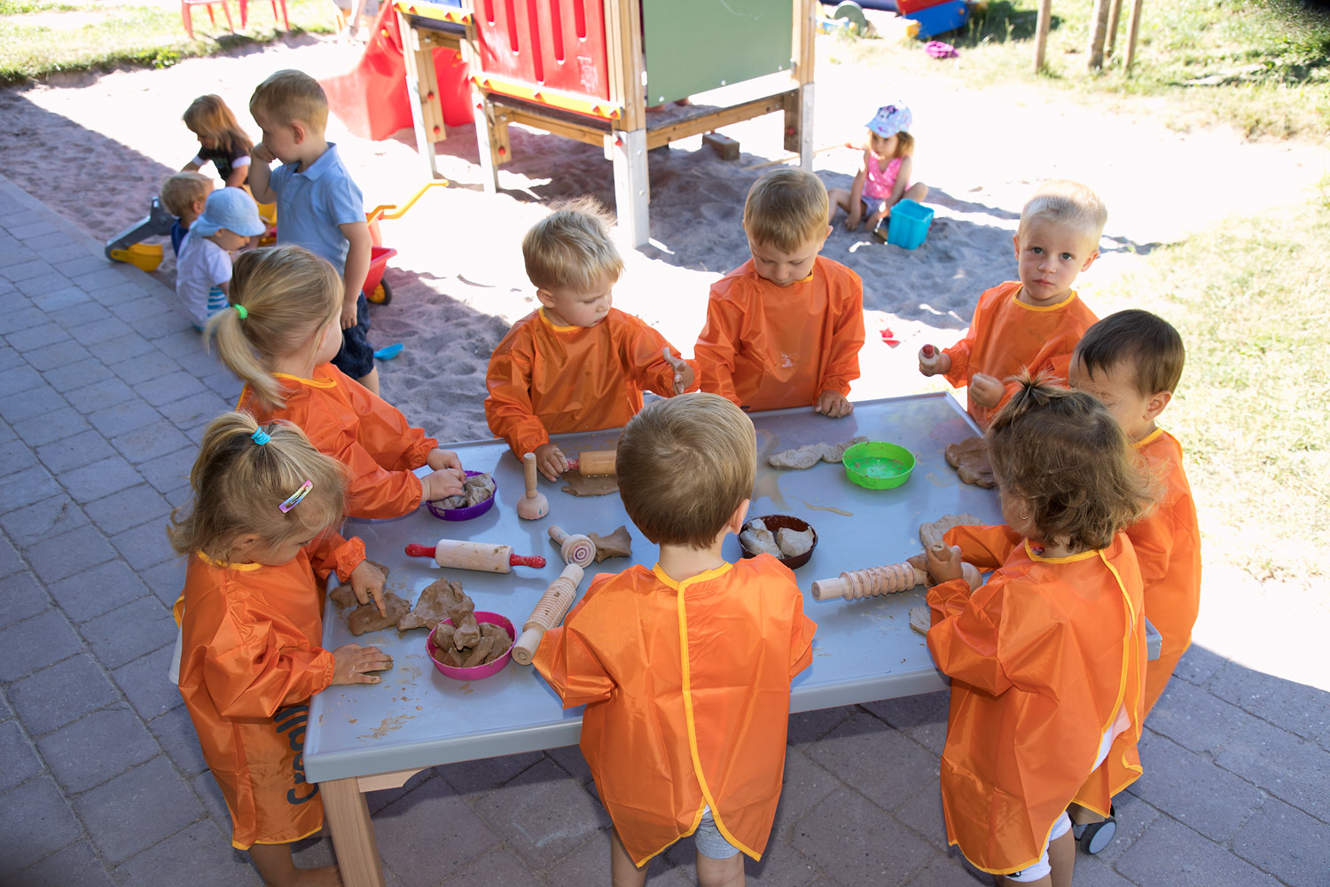 Projekt Tonen Kinder formen eifrig Ton