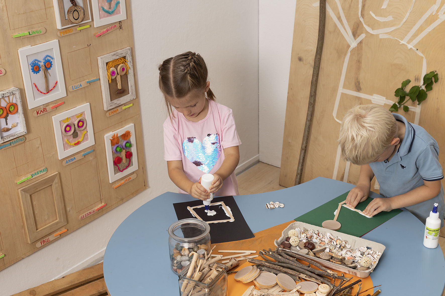 Dusyma Bastelkleber Klebeflasche, lösungsmittelfrei Dusyma Bastelkleber Klebeflasche, lösungsmittelfrei