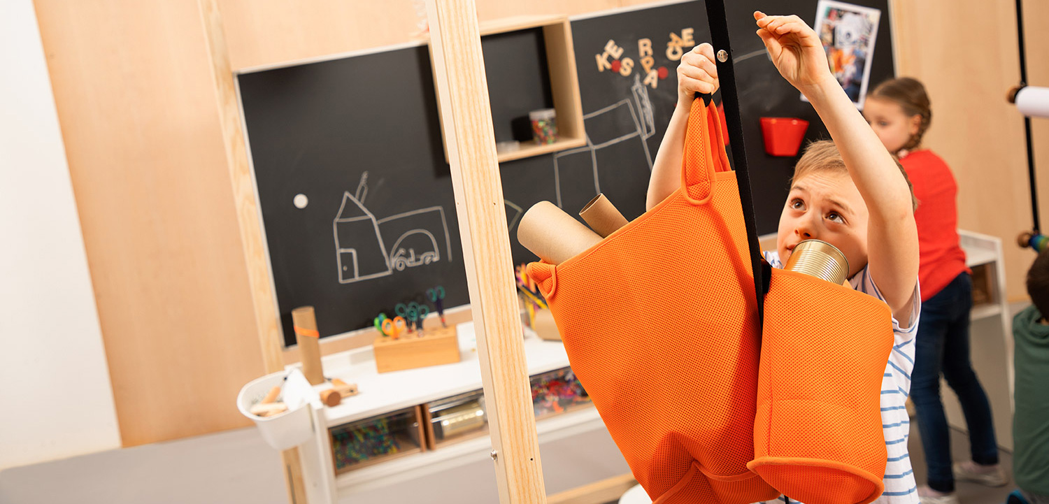 DusyMaker Raumwürfel Dekoration Kind dekoriert den RaumWürfel um