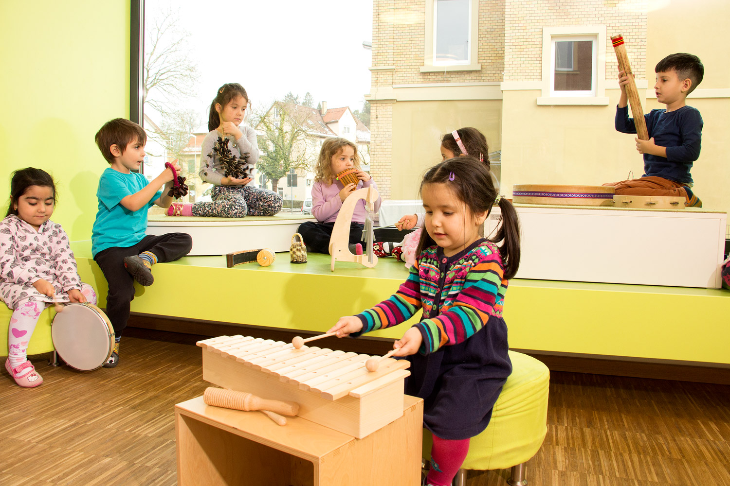 Musikinstrumente Kinder musizieren gemeinsam