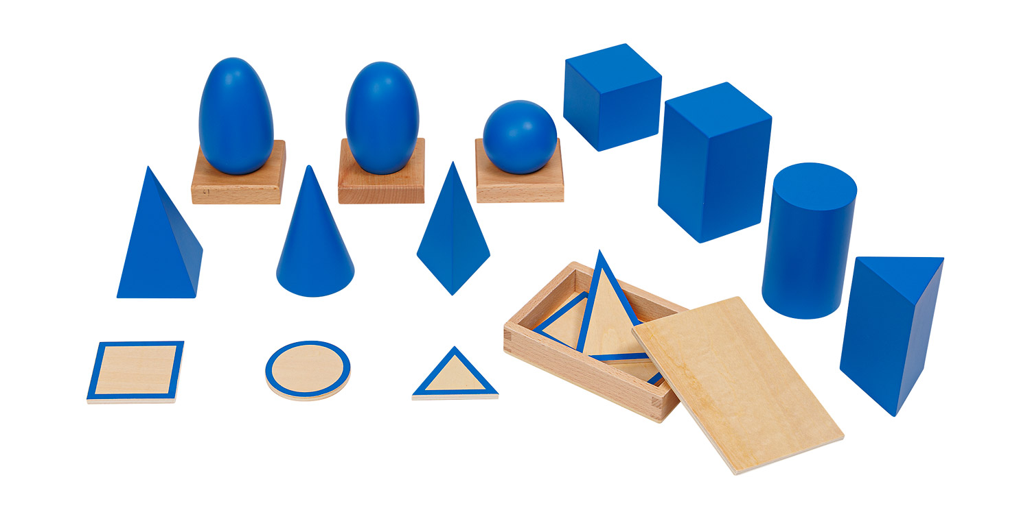 Geometrische Grundtäfelchen im Kasten