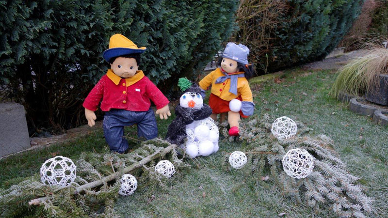 JOYK Puppen JOYK Puppen beim Basteln