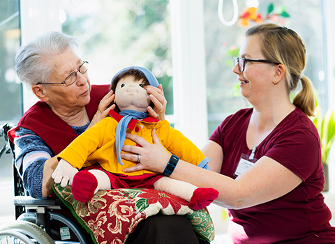Empathiepuppen Puppentherapie im Altenheim