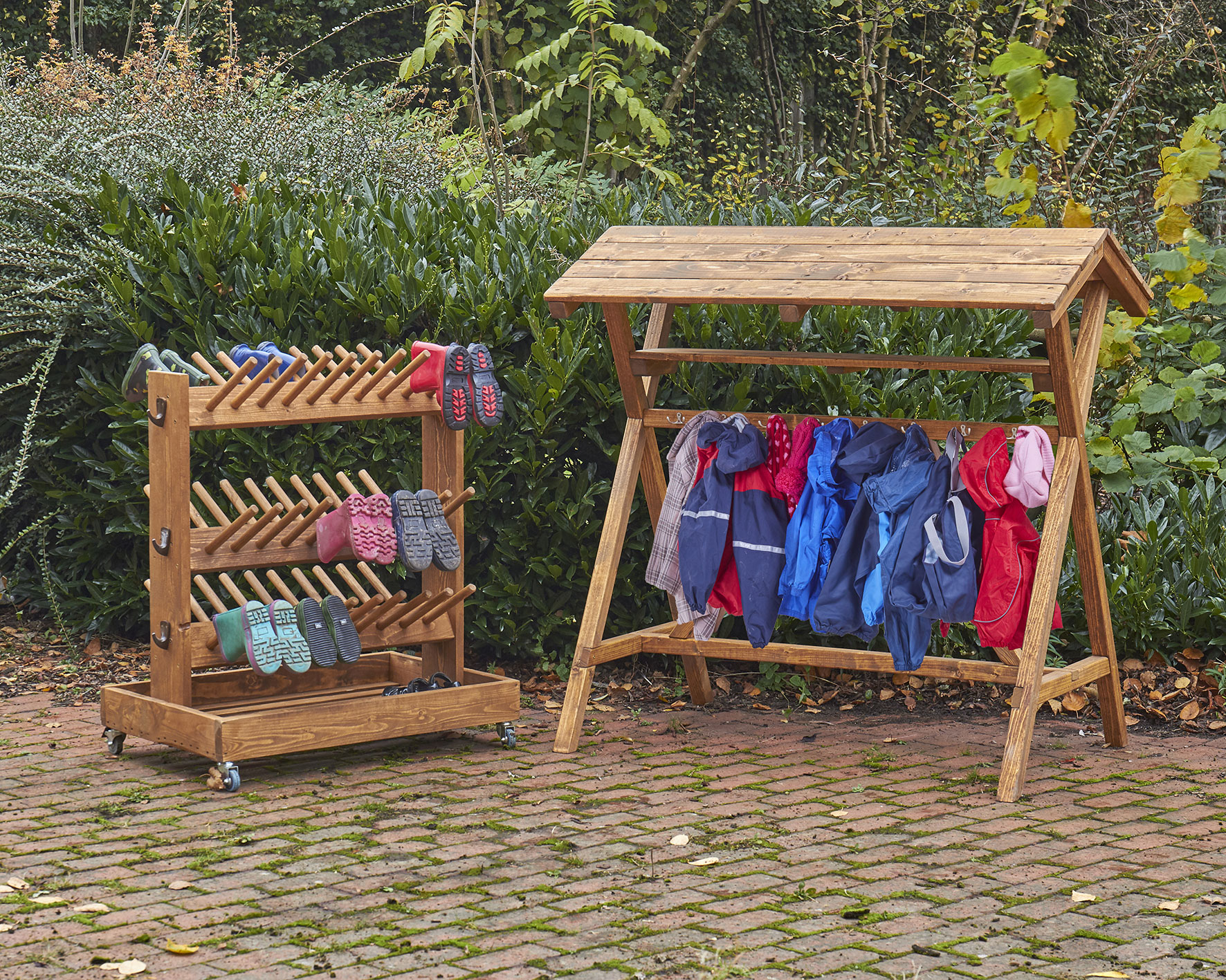 Mobile Schuh- und Jackenaufbewahrung
